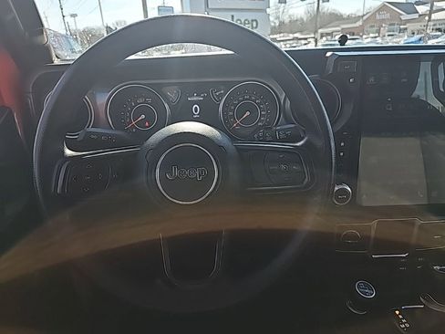 Certified 2018 Jeep Wrangler Unlimited Sport image 18