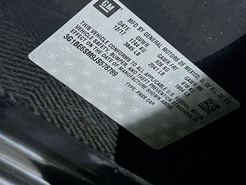 Used 2018 Chevrolet Cruze LT w/ Convenience Package image 12