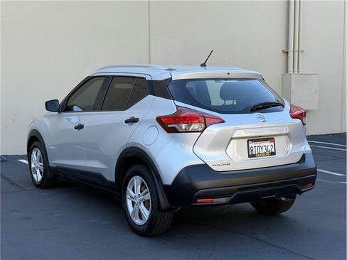 Used 2018 Nissan Kicks S FWD image 4
