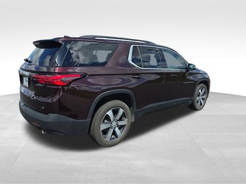 Used 2023 Chevrolet Traverse LT w/ LT Premium Package AWD/4WD image 5
