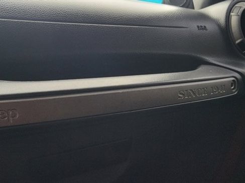 Used 2012 Jeep Wrangler Unlimited Sport image 26