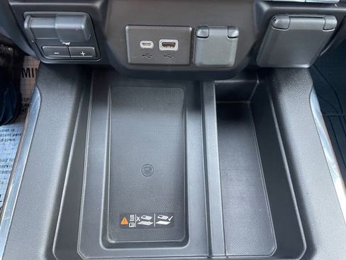 Used 2023 Chevrolet Silverado 2500 High Country image 19