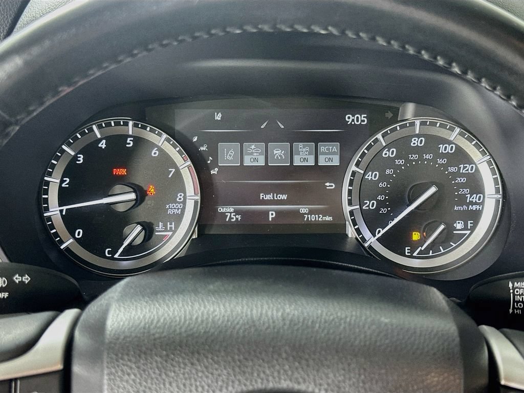 Used 2022 Toyota Highlander XLE AWD/4WD image 27