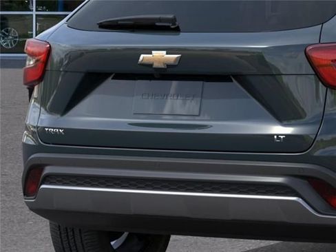 New 2026 Chevrolet Trax LT w/ Driver Confidence Package FWD image 14