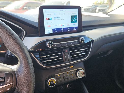 Used 2021 Ford Escape SE image 14