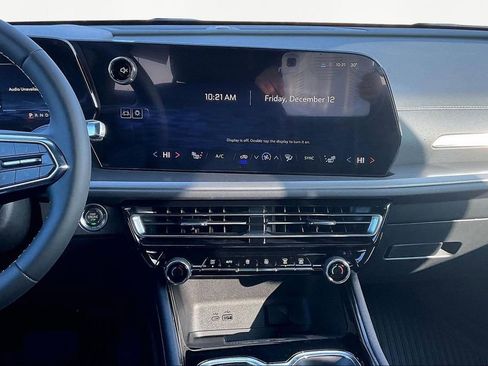 New 2026 Chevrolet Traverse LT w/ Driver Confidence Package FWD image 7
