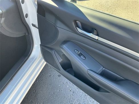 Used 2022 Nissan Altima 2.5 SV image 21