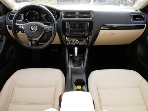 Used 2017 Volkswagen Jetta SEL FWD image 10