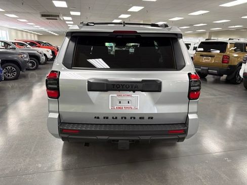 Certified 2025 Toyota 4Runner SR5 AWD/4WD image 6