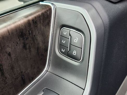 Used 2024 Ford F250 Lariat w/ Sport Appearance Package AWD/4WD image 25