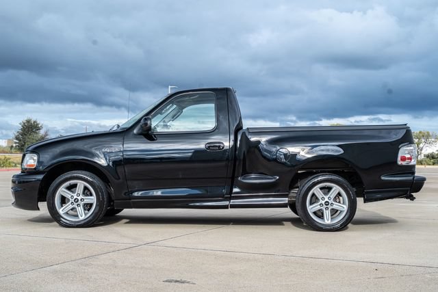 Used 2003 Ford F150 Lightning RWD image 5