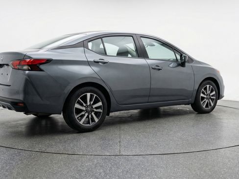Used 2025 Nissan Versa SV FWD image 9