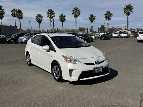 Used 2013 Toyota Prius Two image 3