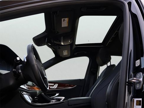 Used 2018 Mercedes-Benz E 300 4MATIC image 38