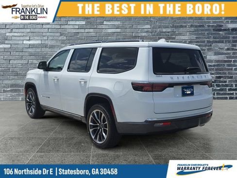 Used 2022 Jeep Wagoneer Series III w/ Premium Group I RWD image 3