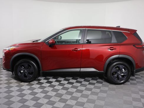 Used 2026 Nissan Rogue SV w/ Cold Weather Package FWD image 5