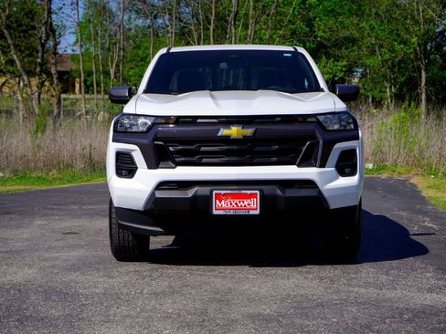 Used 2024 Chevrolet Colorado LT w/ LT Convenience Package RWD image 4
