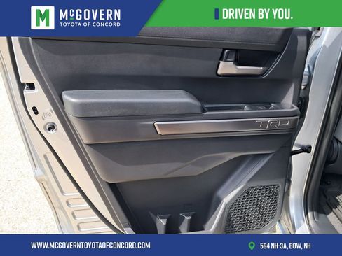 Used 2025 Toyota Tacoma TRD Sport AWD/4WD image 17