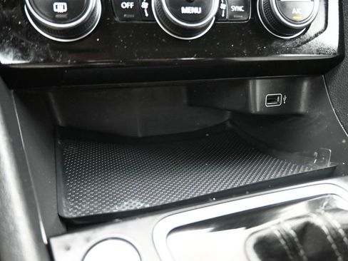 Used 2019 Volkswagen Jetta R-Line w/ R-Line Cold Weather Package FWD image 21