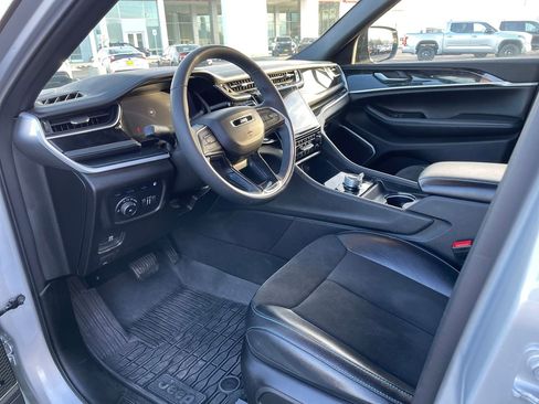 Used 2024 Jeep Grand Cherokee Trailhawk image 10