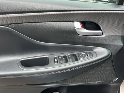 Used 2019 Hyundai Santa Fe SE AWD/4WD image 16