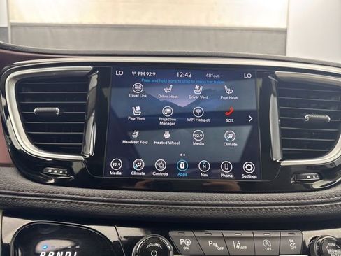 Used 2020 Chrysler Pacifica Limited w/ Advanced Safetytec Group image 21