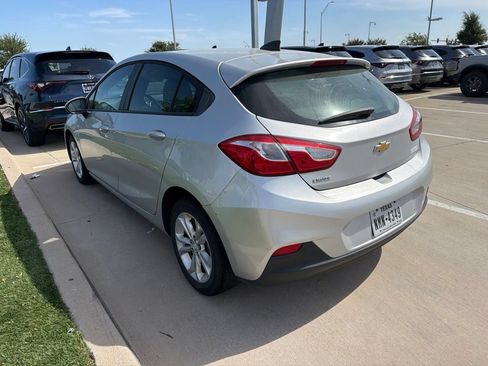 Used 2019 Chevrolet Cruze LS w/ LS Convenience Package FWD image 4