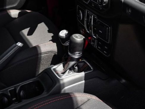 Used 2021 Jeep Wrangler Unlimited Rubicon AWD/4WD image 22