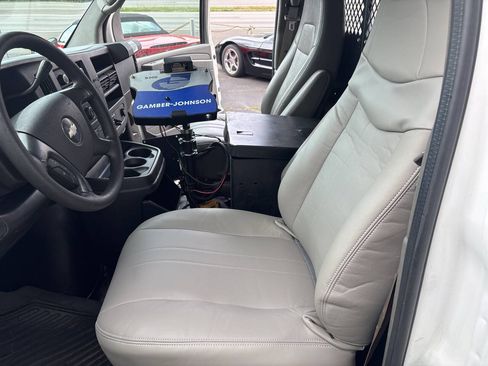 Used 2013 Chevrolet Express 1500 AWD image 12