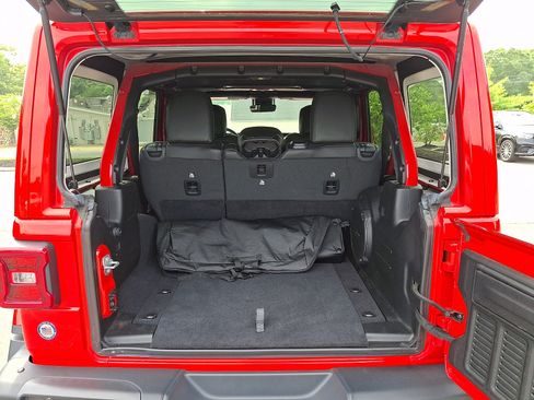Used 2021 Jeep Wrangler Unlimited Rubicon AWD/4WD image 30