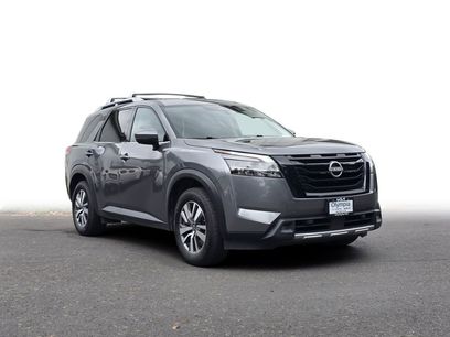 Used 2023 Nissan Pathfinder SL w/ Lighting Package (N92)