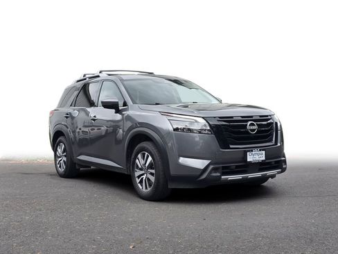 Used 2023 Nissan Pathfinder SL w/ Lighting Package (N92) FWD image 1