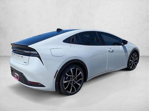New 2026 Toyota Prius Plug-In Hybrid FWD image 2