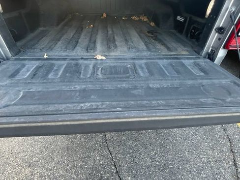 Used 2020 Jeep Gladiator Overland AWD/4WD image 11