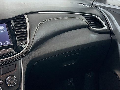 Used 2018 Chevrolet Trax LT w/ LT Convenience Package FWD image 22