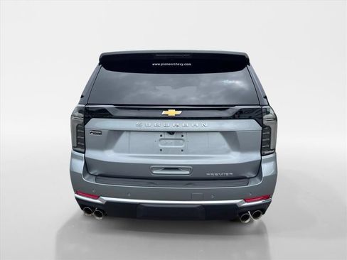 Used 2026 Chevrolet Suburban Premier AWD/4WD image 4