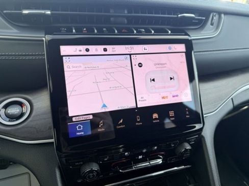 New 2025 Jeep Grand Cherokee Limited image 36