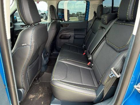 Used 2025 Ford Maverick Lobo AWD/4WD image 26