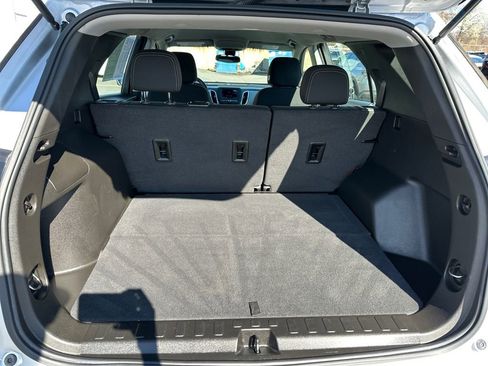 Used 2022 Chevrolet Equinox LS image 24