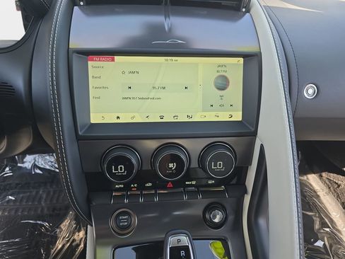 Used 2024 Jaguar F-TYPE Coupe AWD image 18