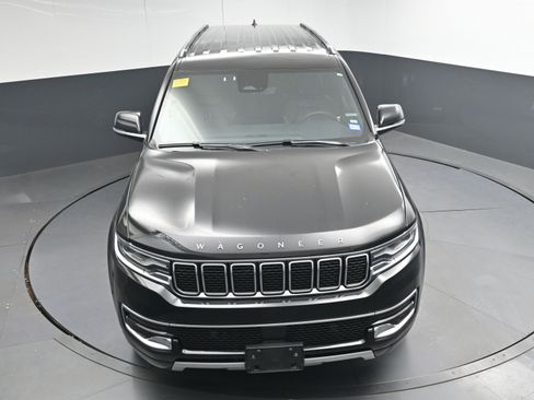 Used 2024 Jeep Wagoneer L Series II w/ Flexible Seating Group image 31