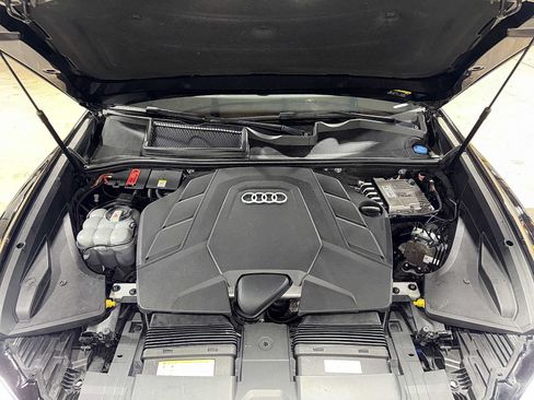 Used 2020 Audi Q8 Premium Plus w/ Premium Plus Package AWD/4WD image 12