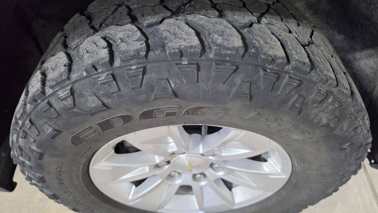 Used 2019 Chevrolet Silverado 1500 LT w/ All-Star Edition AWD/4WD image 10