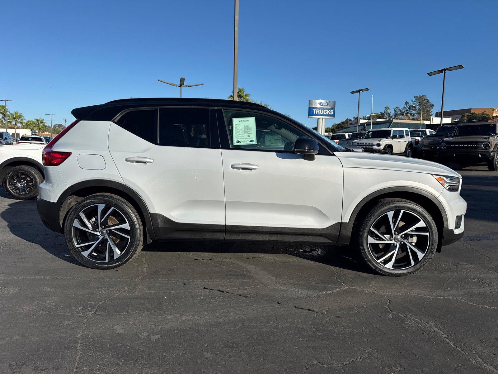 Used 2021 Volvo XC40 T5 R-Design w/ Protection Package AWD/4WD image 7