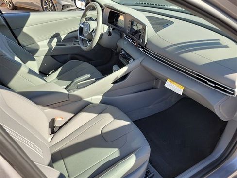 Certified 2025 Hyundai Elantra Sport image 15