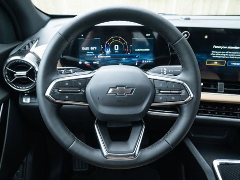 New 2026 Chevrolet Equinox ACTIV image 18