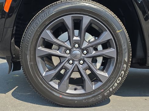 New 2026 Jeep Grand Cherokee L Limited AWD/4WD image 12