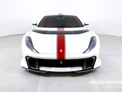 Used 2022 Ferrari 812 Competizione RWD image 4