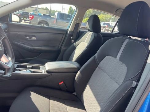 Used 2024 Nissan Sentra SV FWD image 12
