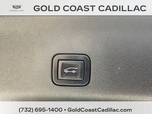 Used 2023 Cadillac Escalade Premium Luxury AWD/4WD image 17